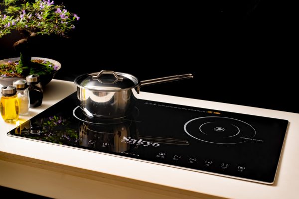 Bếp đôi từ và điện quang Sakyo